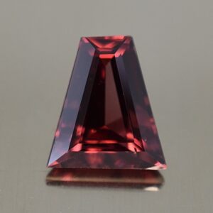 PinkZircon trapezoid 10.9x9.9mm 4.84cts N zn2867