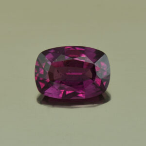 PurpleGarnet cush 9.8x6.9mm 2.48cts N pl157