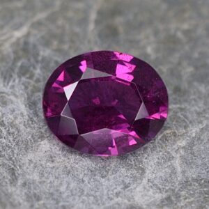 PurpleGarnet oval 8.0x6.6mm 1.76cts pl224