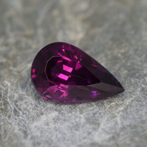 PurpleGarnet pearshape 11.1x6.8mm 2.82cts pl194