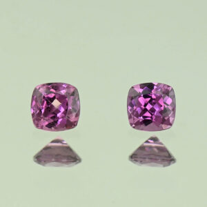 PurpleGarnet sq cush pair 4.0mm 0.70cts N pl929