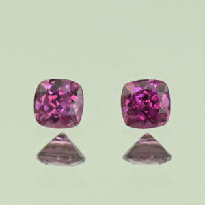 PurpleGarnet sq cush pair 4.0mm 0.75cts N pl932