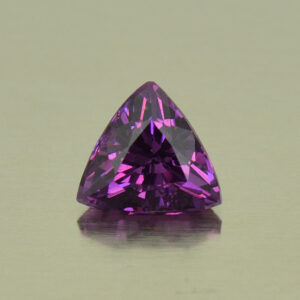 PurpleGarnet trill 5.2mm 0.57cts N pl325