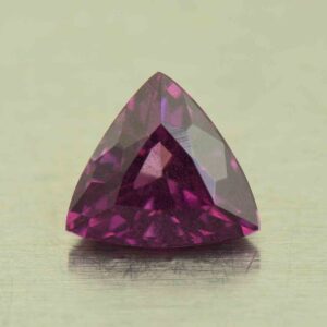 PurpleGarnet trill 6.0mm 0.79cts N pl302