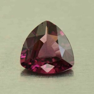 PurpleGarnet trill 6.4mm 0.84cts N pl661