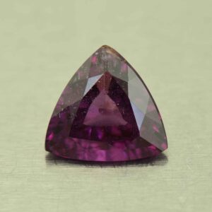 PurpleGarnet trill 8.2mm 1.55cts N pl687