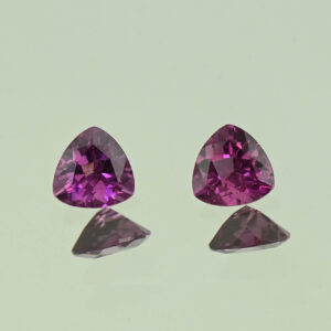 PurpleGarnet trill pair 5.0mm 1.08cts N pl817