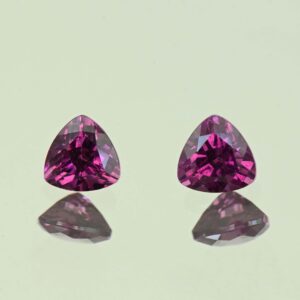 PurpleGarnet trill pair 5.0mm 1.22cts N pl816