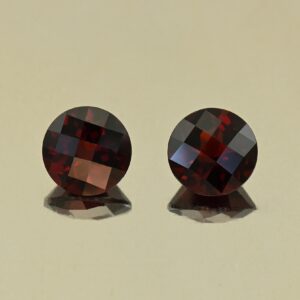 RedGarnet ch round pair 8.1mm 5.01cts N rg675