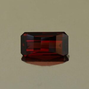 RedGarnet opp bar eme cut 13.1x7.0mm 4.95cts N rg482