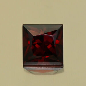 RedGarnet princess 5.9mm 1.40cts N rg257
