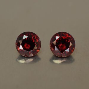 RedGarnet round pair 5.0mm 1.30cts rg105
