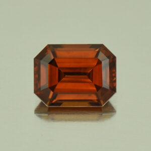 RedOrangeZircon eme cut 8.0x6.0mm 2.40cts N zn5356