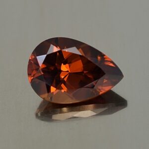 RedOrangeZircon pear 10.1x7.0mm 2.96cts N zn2810