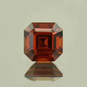 RedOrangeZircon sq eme cut 6.9mm 2.34cts N zn6631