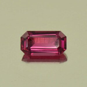 RedSpinel eme cut 8.0x4.2mm 1.10cts N sp847