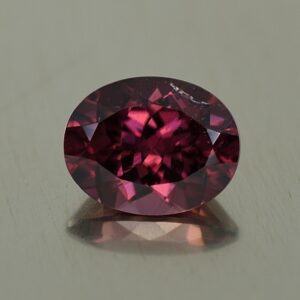RedZircon oval 9.6x7.5mm 3.33cts H zn3537