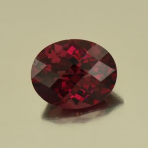 Rhodolite ch oval 11.0x9.0mm 4.47cts N rh400
