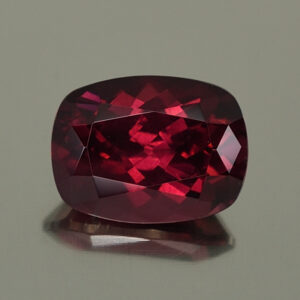 Rhodolite cush 10.7x8.0mm 4.20cts N rh273