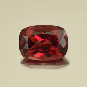 Rhodolite cush 11.1x8.0mm 4.08cts N rh558