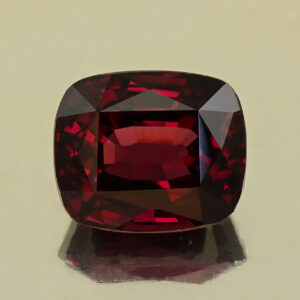 Rhodolite cush 11.9x10.0x7.3mm 8.63cts N rh762