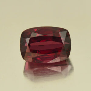 Rhodolite cush 12.1x10.2mm 7.24cts N rh239