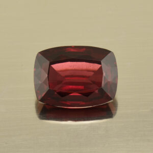 Rhodolite cush 12.8x9.6mm 7.48cts N rh149
