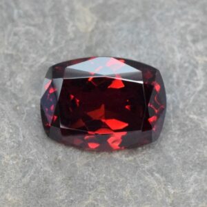Rhodolite cush 14.0x10.6mm 7.42cts rh111