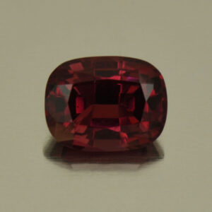 Rhodolite cush 8.0x6.2mm 1.92cts N rh420