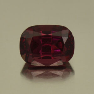 Rhodolite cush 9.1x6.8mm 3.18cts N rh424