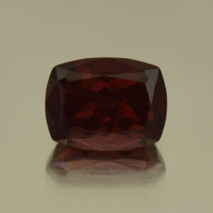Rhodolite cush 9.3x7.1mm 3.44cts N rh425
