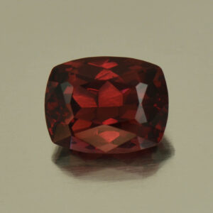 Rhodolite cush 9.4x7.4mm 3.3cts N rh426
