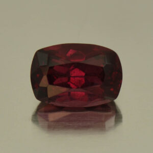 Rhodolite cush 9.7x6.7mm 3.39cts N rh428