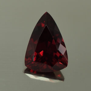 Rhodolite drop trill 15.4x11.0mm 7.47cts N rh285