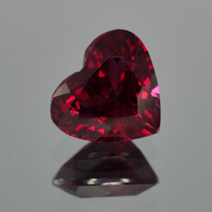 Rhodolite heart 11.6x10.3mm 5.68cts N rh135 crop SOLD
