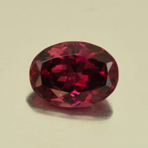 Rhodolite oval 10.4x7.6mm 3.03cts N rh233