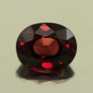 Rhodolite oval 10.9x8.9x6.1mm 5.20cts N rh774