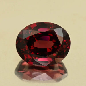 Rhodolite oval 12.1x9.9x7.4mm 8.00cts N rh793