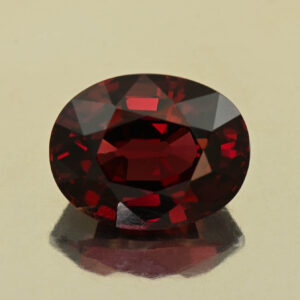 Rhodolite oval 12.7x9.9x7.6mm 8.18cts N rh795