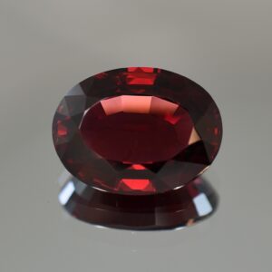 Rhodolite oval 19.5x14.6mm 20.88cts rh130