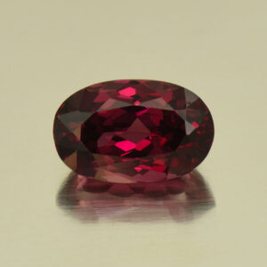 Rhodolite oval 9.4x6.1mm 2.65cts N rh343