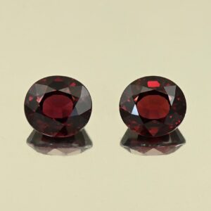 Rhodolite oval pair 10.8x9.8x6.5mm 12.12cts N rh746