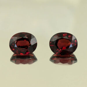 Rhodolite oval pair 10.9x9.2x6.6mm 11.46cts N rh747