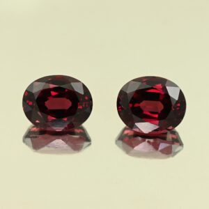 Rhodolite oval pair 11.2x9.4x7.1mm 11.3x9.1x6.8mm 12.94cts N rh749