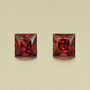 Rhodolite princess pair 5.0mm 1.64cts N rh514