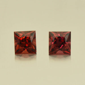 Rhodolite princess pair 5.0mm 1.70cts N rh517