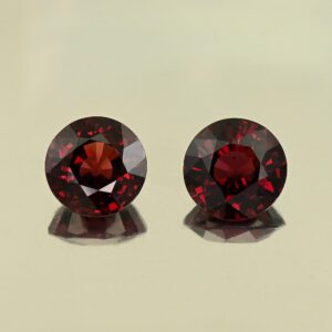 Rhodolite round pair 11.0x11.0x7.0mm 11.3x11.2x6.8mm 13.48cts N rh756