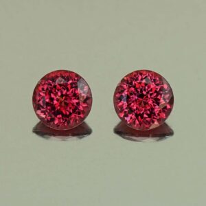 Rhodolite round pair 5.0mm 1.18cts N rh634