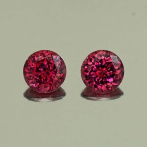 Rhodolite round pair 5.0mm 1.22cts N rh641