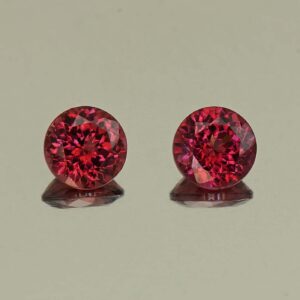 Rhodolite round pair 5.5mm 1.60cts N rh652